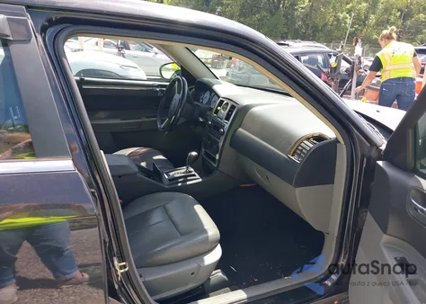 2005 Chrysler 300 Touring from USA, damaged, VIN 2C3JA53G05H525848